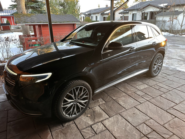 mercedes-benz-eqc400-big-0